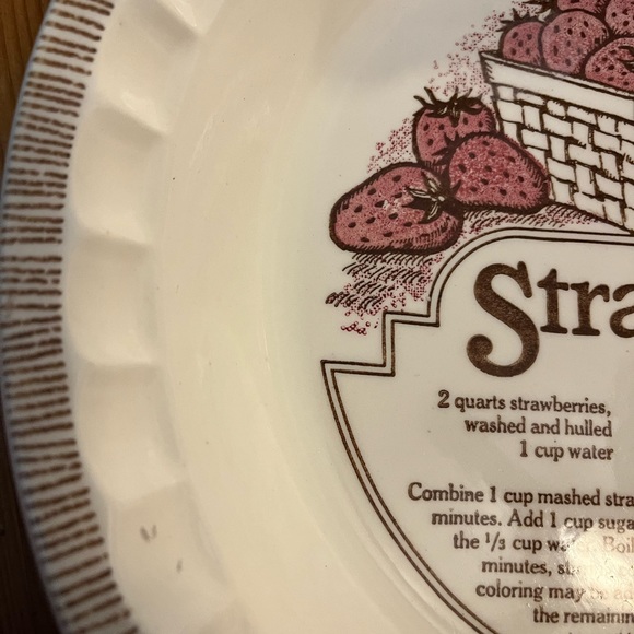 Vintage! Royal China Strawberry Recipe Pie Plate - Picture 7 of 7
